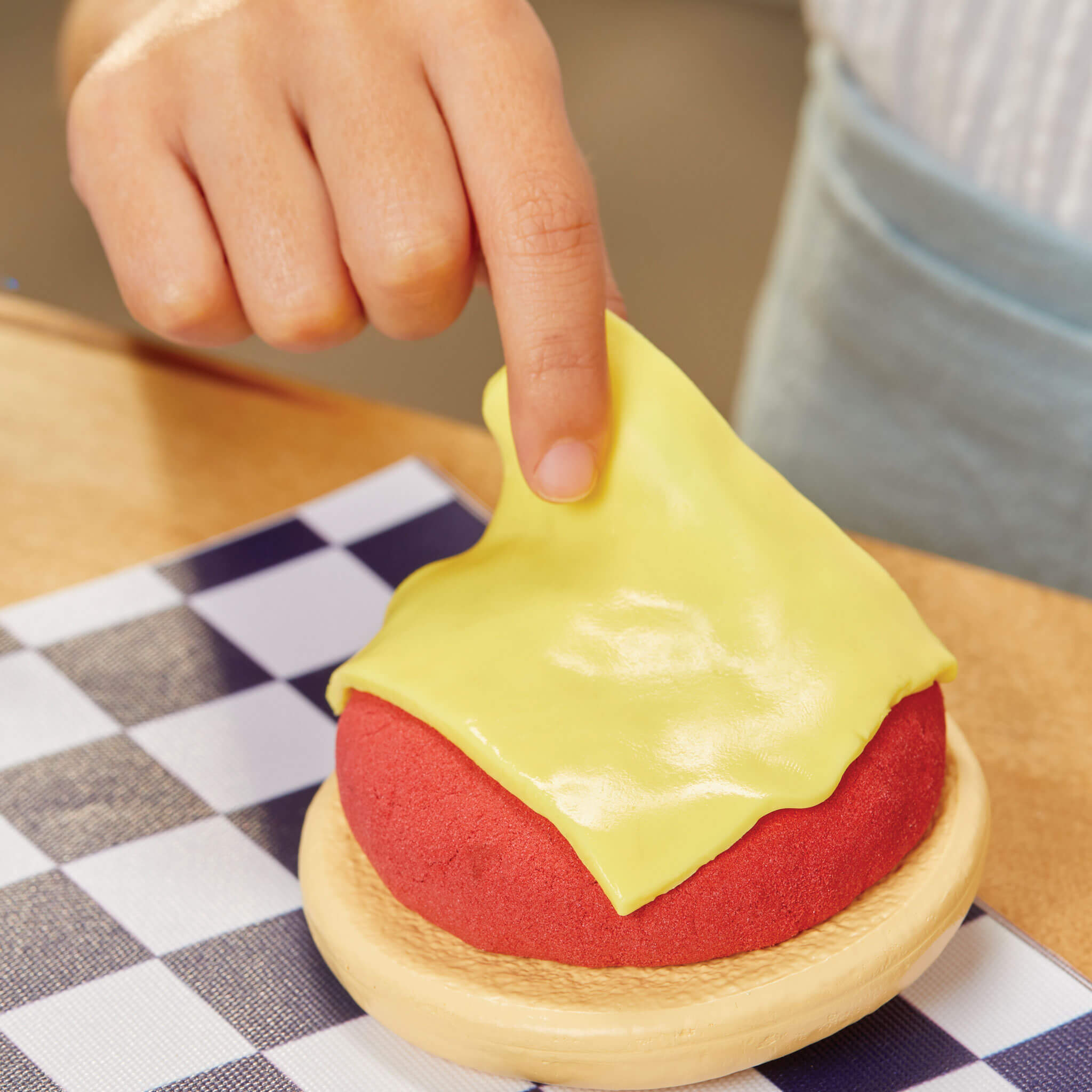 Creative Chefs? Cheeseburger and Fries Kit - Image 3